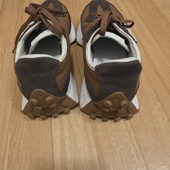 New Balance Brown and White Sneakers - Picture 3 of 6
